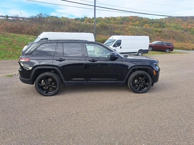 used 2022 Jeep Grand Cherokee car, priced at $31,425