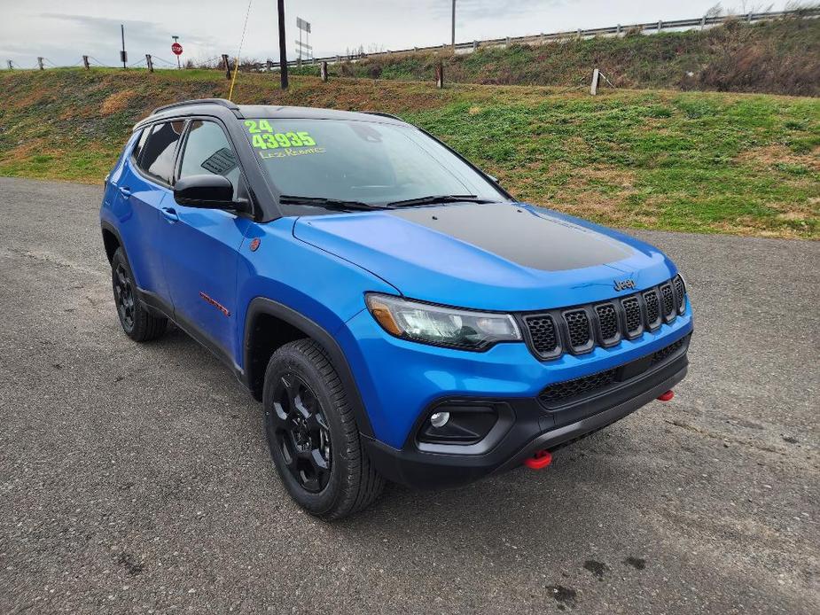 new 2024 Jeep Compass car, priced at $41,999