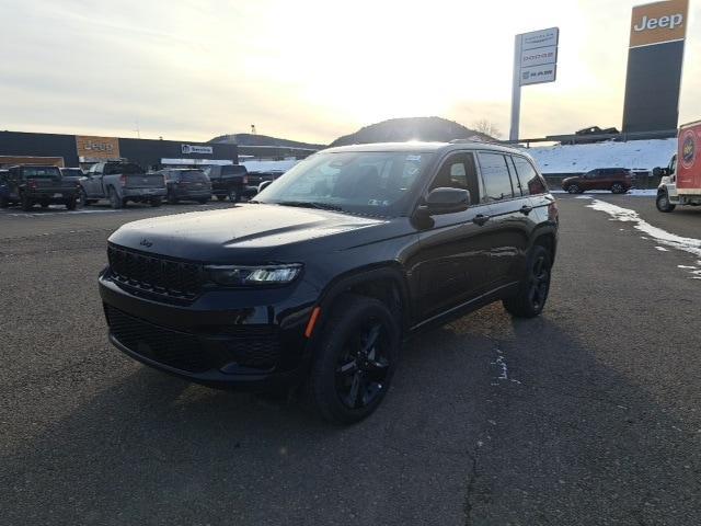 new 2025 Jeep Grand Cherokee car, priced at $45,840