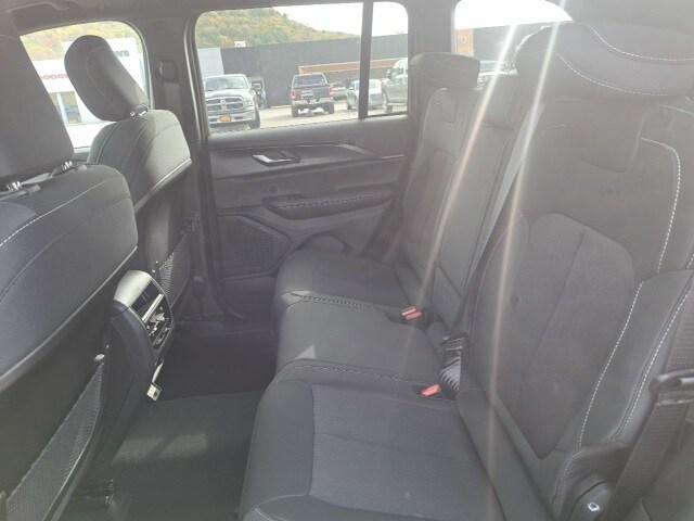 new 2025 Jeep Grand Cherokee car, priced at $42,221