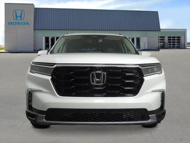 new 2025 Honda Pilot car, priced at $56,650