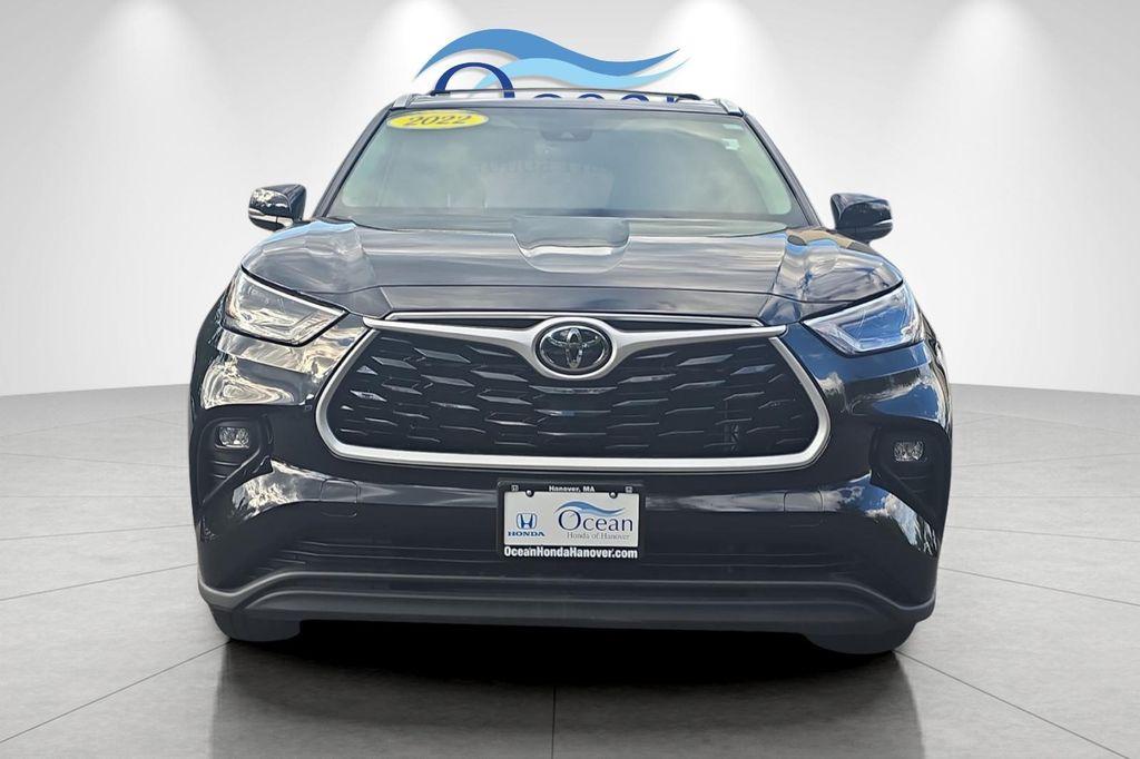 used 2022 Toyota Highlander car, priced at $35,685