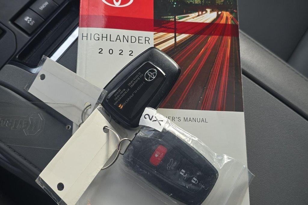 used 2022 Toyota Highlander car, priced at $35,685