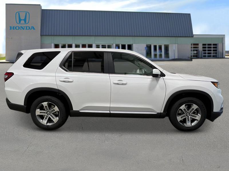 new 2025 Honda Pilot car, priced at $47,550