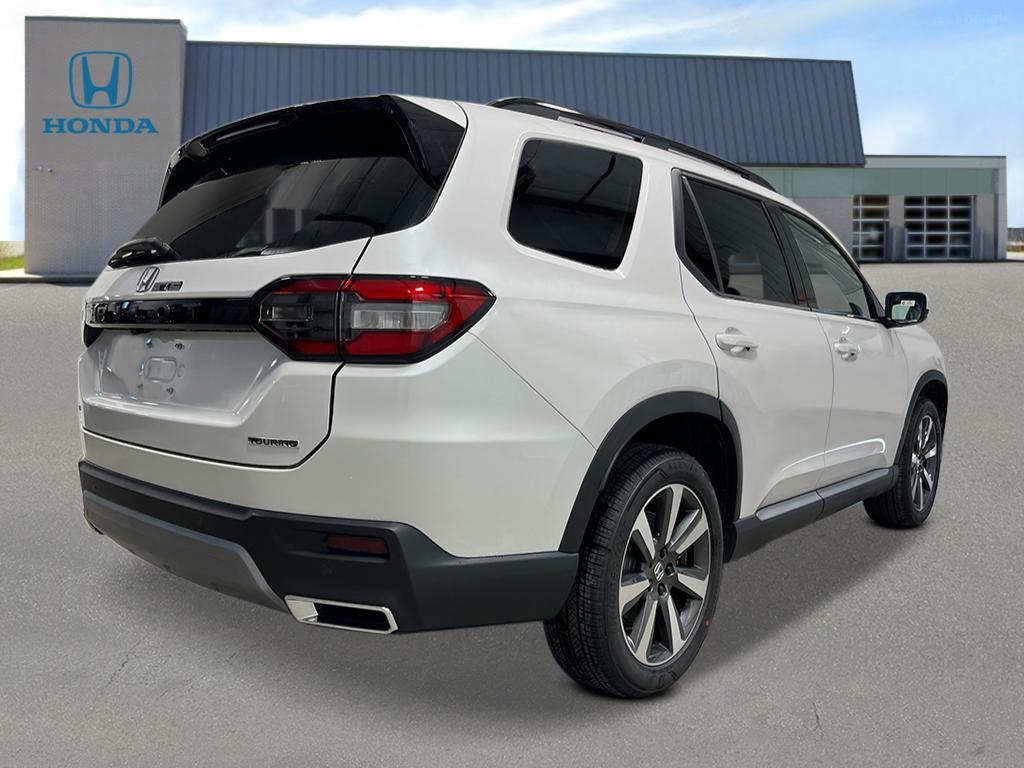 new 2025 Honda Pilot car, priced at $51,550