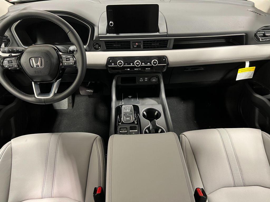 new 2025 Honda Pilot car, priced at $51,550