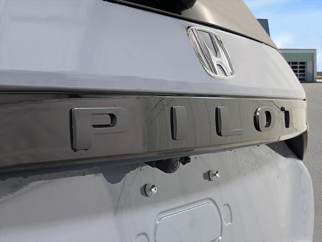 new 2025 Honda Pilot car, priced at $44,150