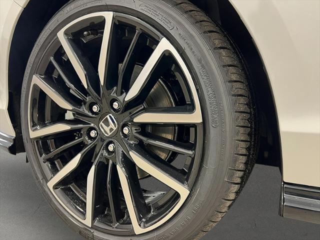 new 2025 Honda Accord Hybrid car, priced at $40,905