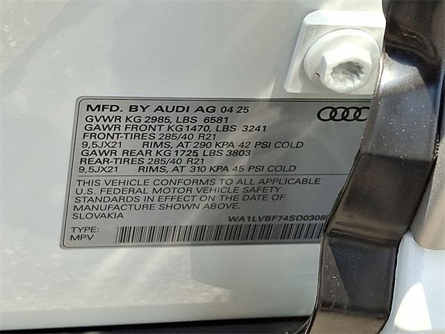 new 2025 Audi Q7 car, priced at $76,480
