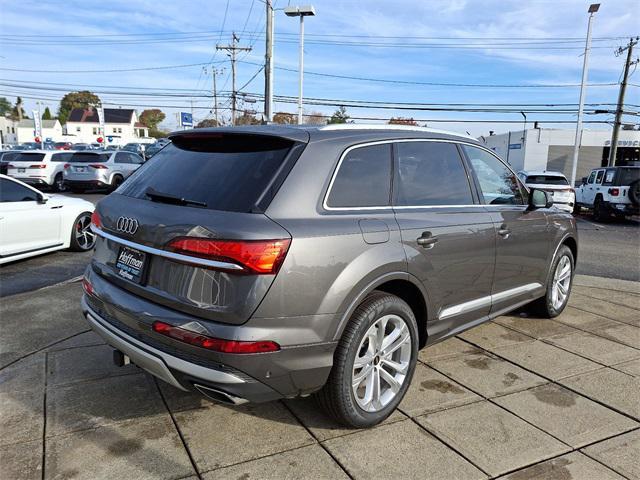 new 2025 Audi Q7 car, priced at $75,780