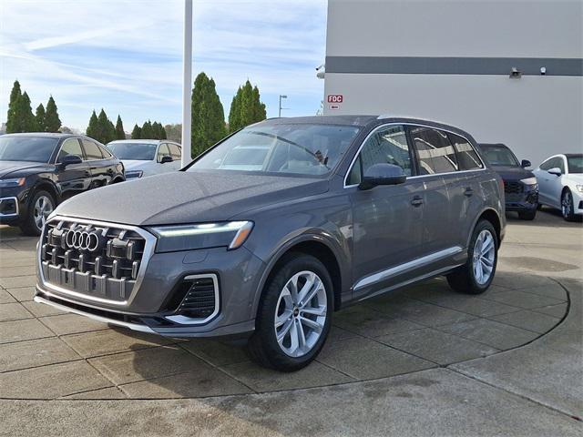 new 2025 Audi Q7 car, priced at $75,780