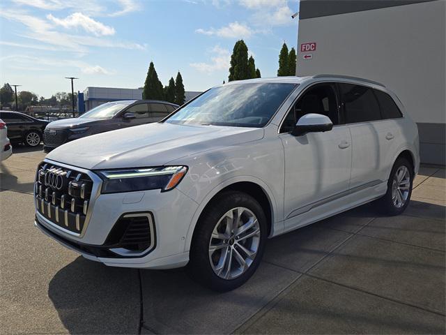 new 2025 Audi Q7 car, priced at $75,930