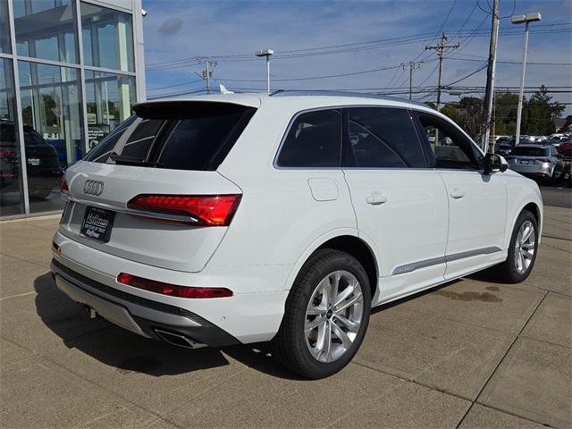 new 2025 Audi Q7 car, priced at $75,930