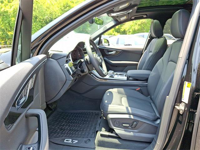 new 2025 Audi Q7 car, priced at $77,735