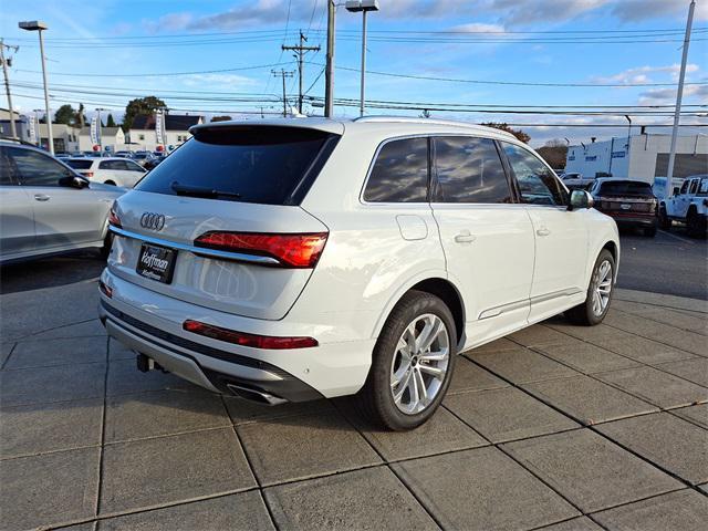 new 2025 Audi Q7 car, priced at $75,930