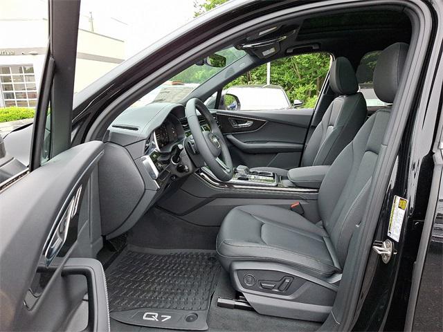 new 2025 Audi Q7 car, priced at $76,480