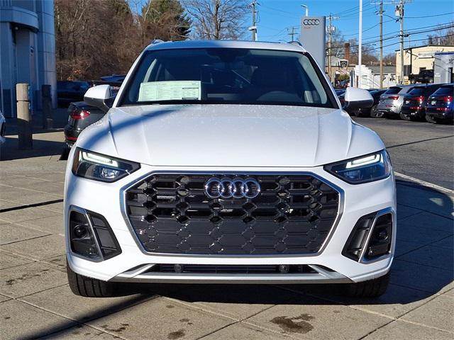 new 2025 Audi Q5 car, priced at $67,020