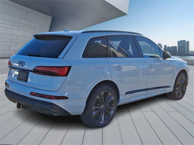 new 2025 Audi Q7 car, priced at $77,750