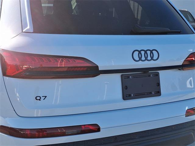 new 2025 Audi Q7 car, priced at $77,750