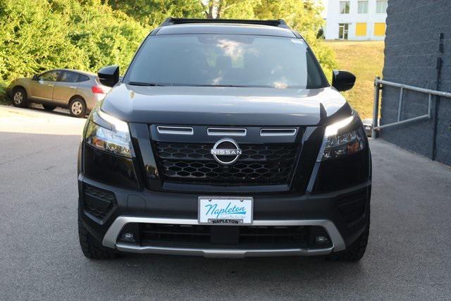new 2025 Nissan Pathfinder car, priced at $40,573