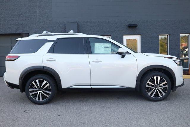 new 2025 Nissan Pathfinder car, priced at $43,696