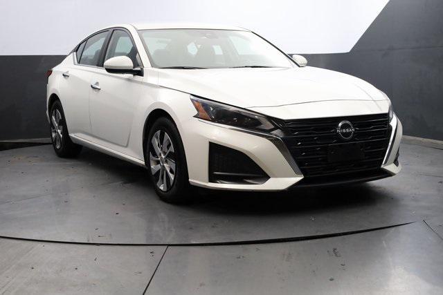 used 2023 Nissan Altima car, priced at $16,400