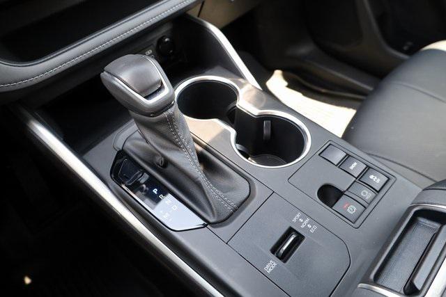 used 2023 Toyota Highlander car, priced at $33,980