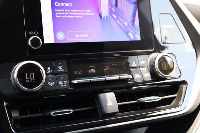 used 2023 Toyota Highlander car, priced at $33,980
