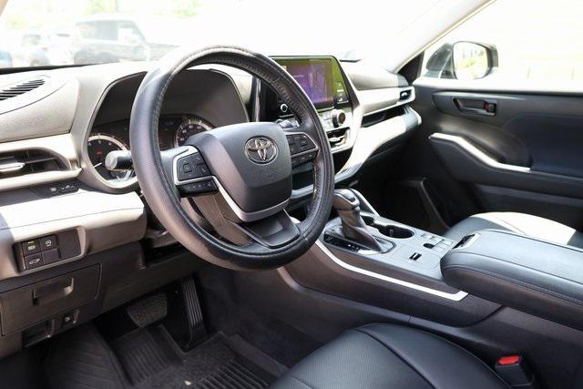 used 2023 Toyota Highlander car, priced at $33,980