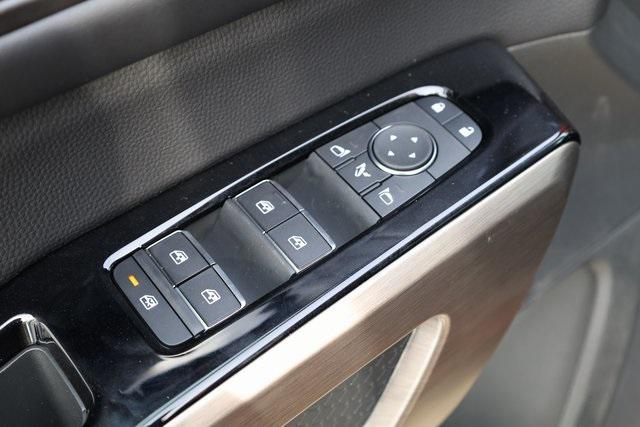 new 2025 Nissan Pathfinder car, priced at $48,887