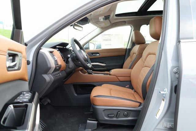 new 2025 Nissan Pathfinder car, priced at $50,013