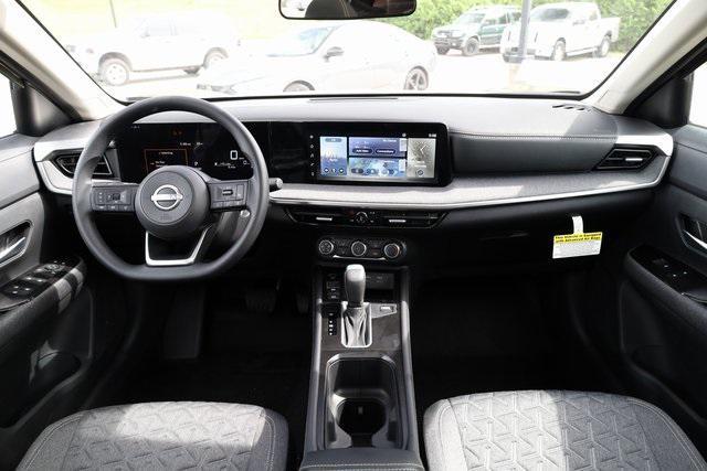 new 2025 Nissan Kicks car, priced at $23,667