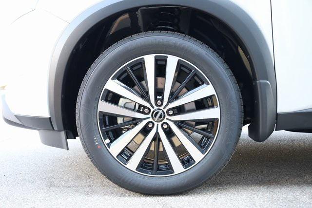 new 2025 Nissan Pathfinder car, priced at $43,906