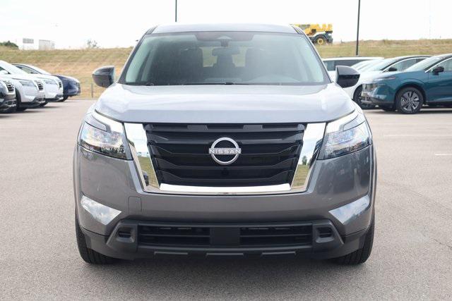 new 2025 Nissan Pathfinder car, priced at $29,752