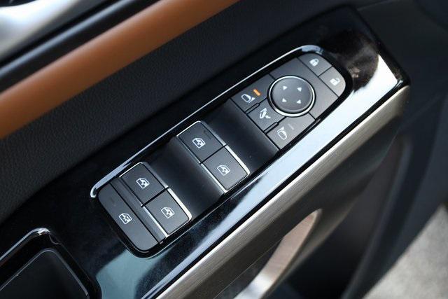 new 2025 Nissan Pathfinder car, priced at $45,722