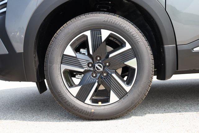new 2025 Nissan Kicks car, priced at $25,227