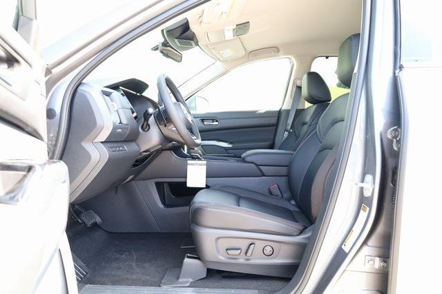 new 2025 Nissan Pathfinder car, priced at $42,538