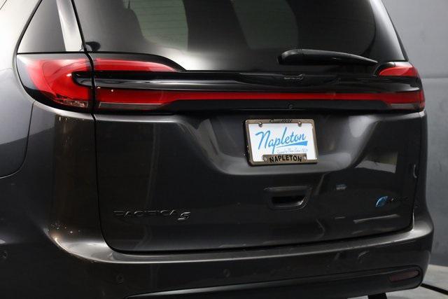 used 2022 Chrysler Pacifica Hybrid car, priced at $22,500