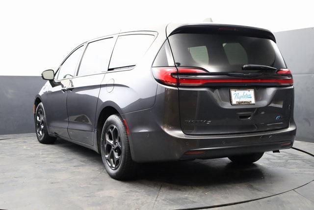 used 2022 Chrysler Pacifica Hybrid car, priced at $22,500