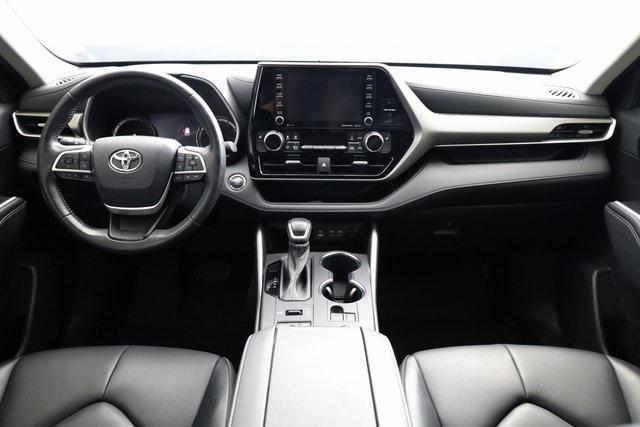 used 2022 Toyota Highlander car, priced at $35,990