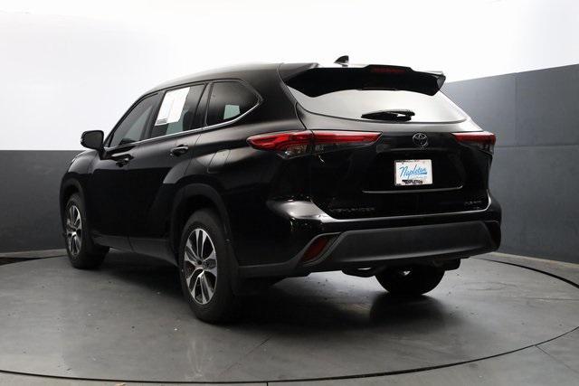 used 2022 Toyota Highlander car, priced at $35,990