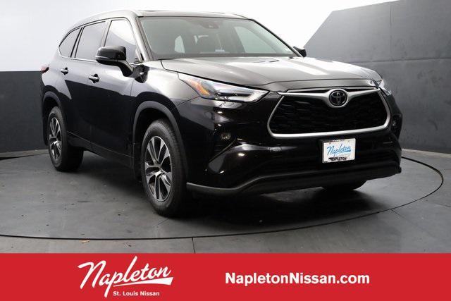 used 2022 Toyota Highlander car, priced at $35,990
