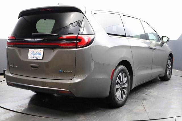 used 2022 Chrysler Pacifica Hybrid car, priced at $22,700