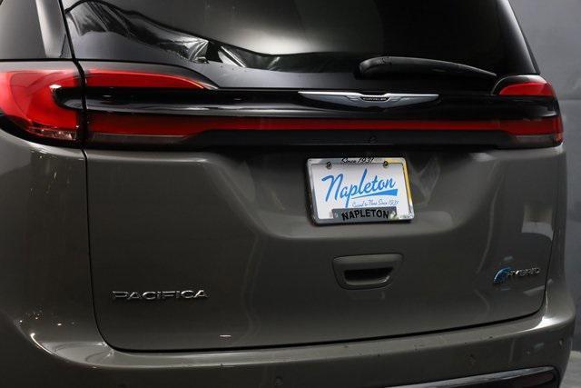 used 2022 Chrysler Pacifica Hybrid car, priced at $22,700