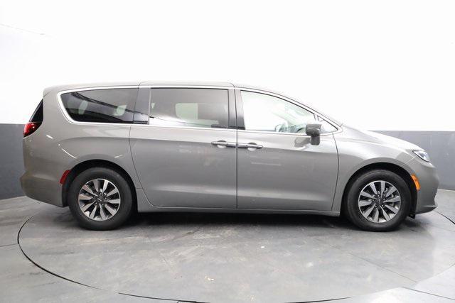 used 2022 Chrysler Pacifica Hybrid car, priced at $22,700