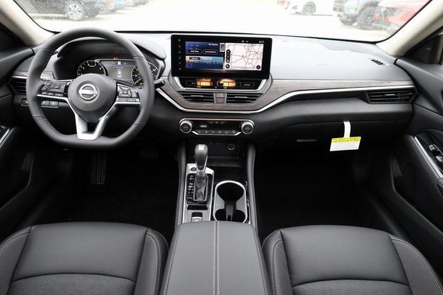 new 2025 Nissan Altima car, priced at $30,676