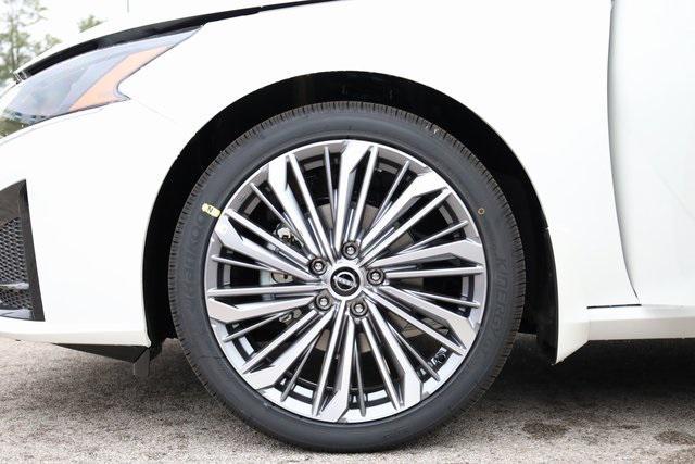 new 2025 Nissan Altima car, priced at $30,676