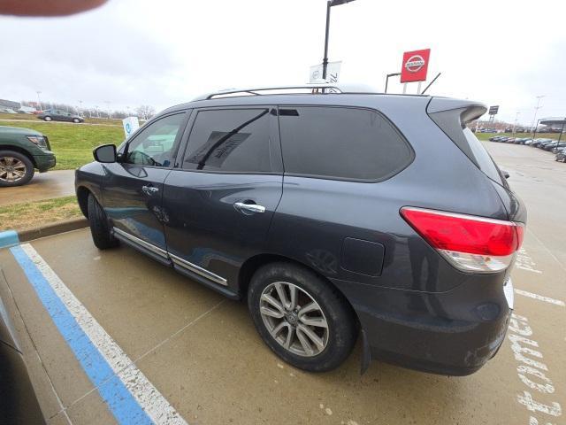 used 2014 Nissan Pathfinder car, priced at $7,500