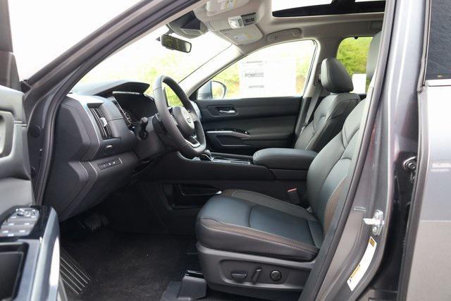 new 2025 Nissan Pathfinder car, priced at $45,253
