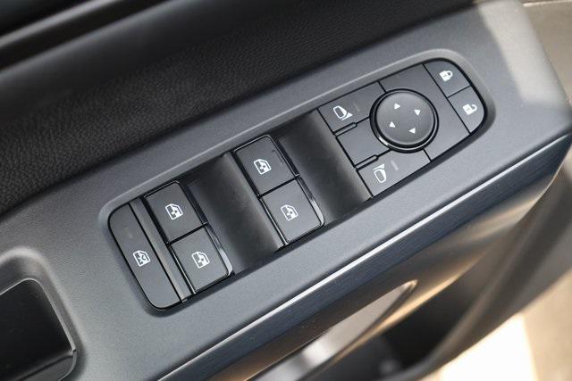 new 2025 Nissan Pathfinder car, priced at $40,373